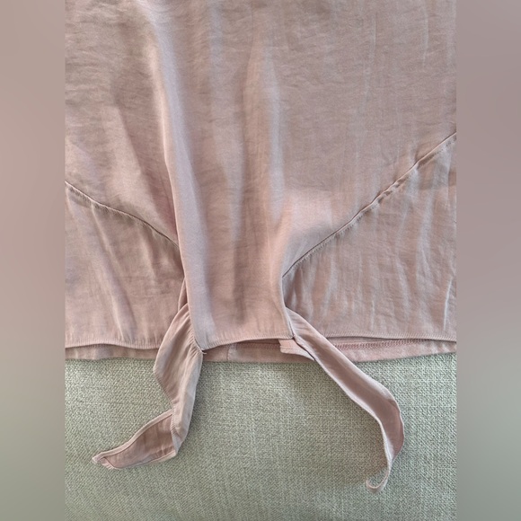A New Day Light Pink Short Sleeve Tie Front Top Shirt. Size Medium. - Picture 4 of 8